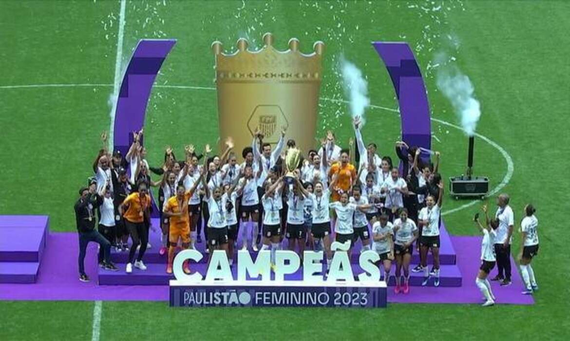 Com recorde de público, Corinthians é campeão paulista no feminino 