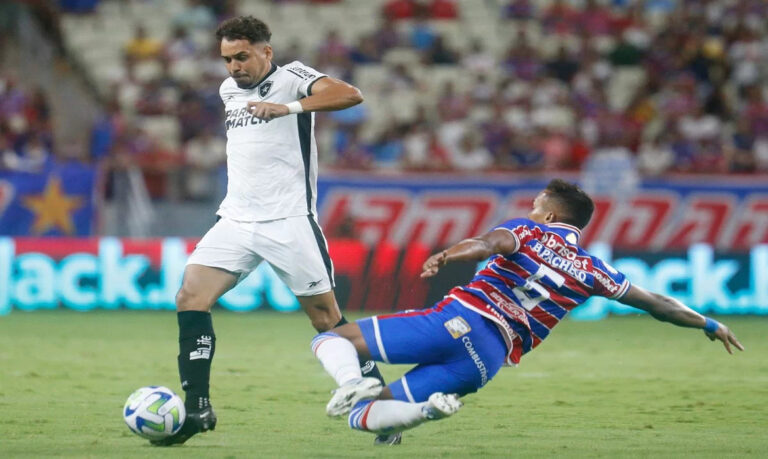 Santos arrranca empate com Botafogo, que chega a 8 jogos sem