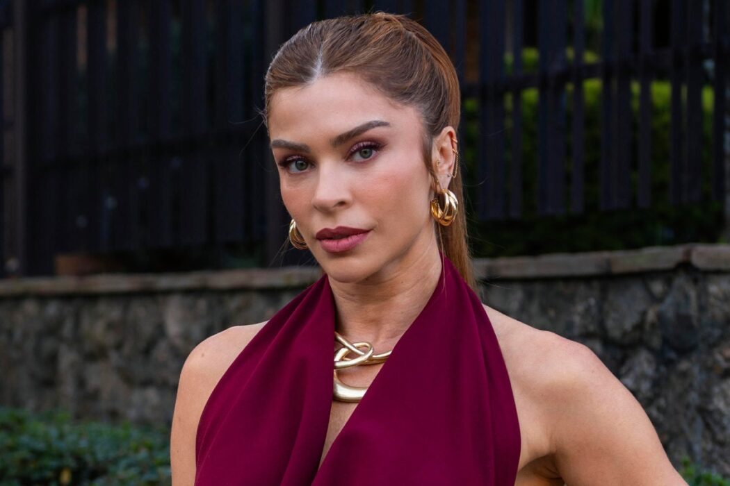 Arminda (Grazi Massafera) em Três Graças