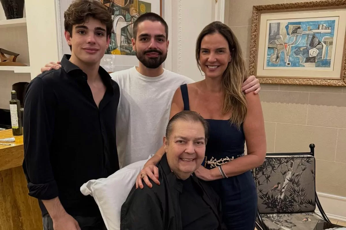 Faustão com a família