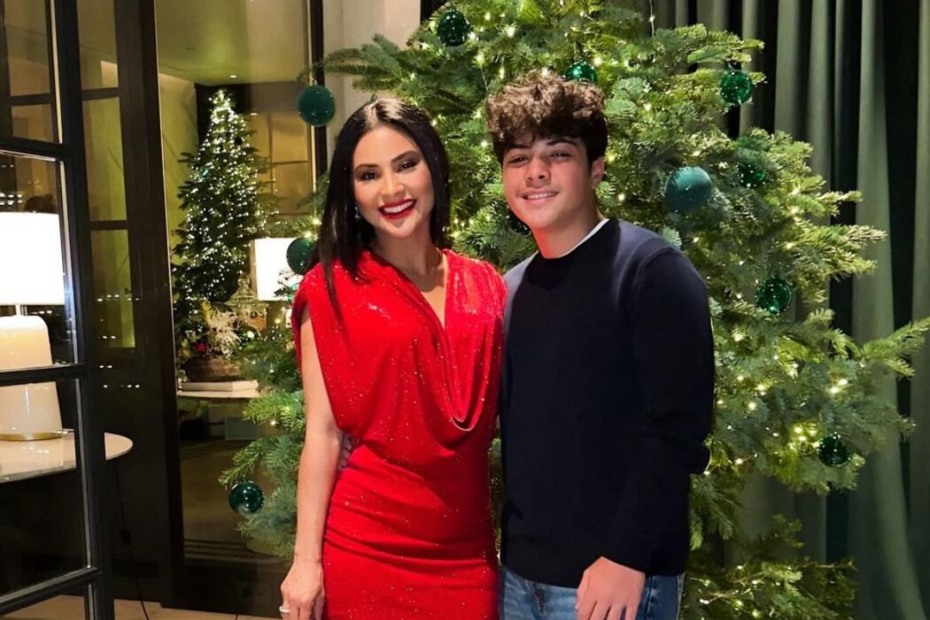 Mileide Mihaile com o filho