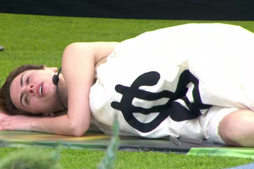 Ana Paula Renault no deitada no monstro do BBB 26