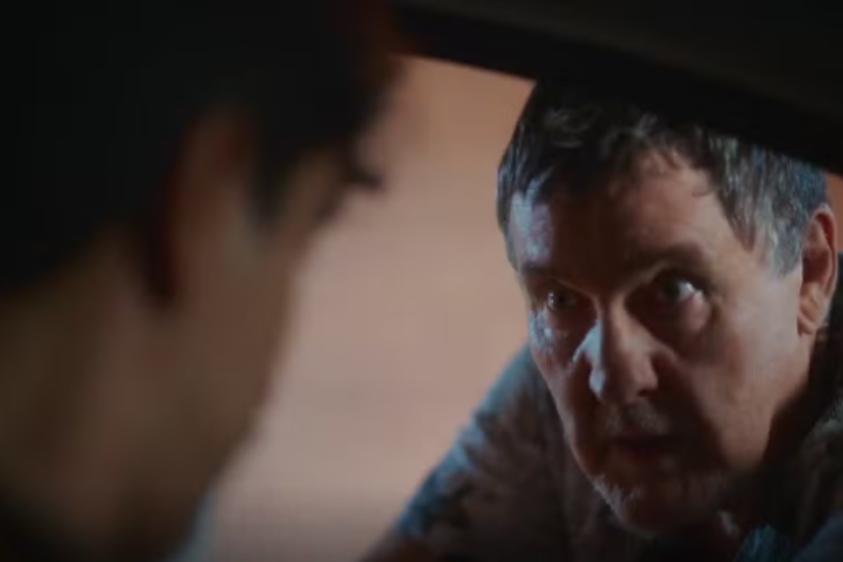 Em Coração Acelerado, Walmir sofre ameaça e se desespera 'Tá querendo que eu roube meu filho'