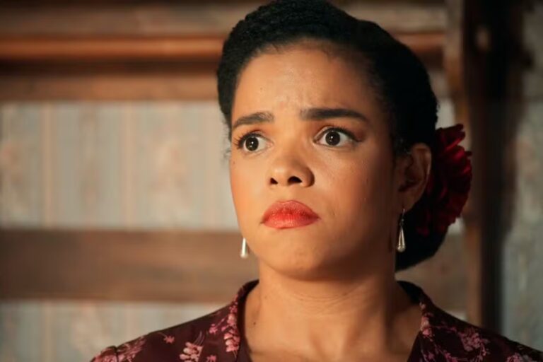 Dita (Jeniffer Nascimento) descobre gravidez