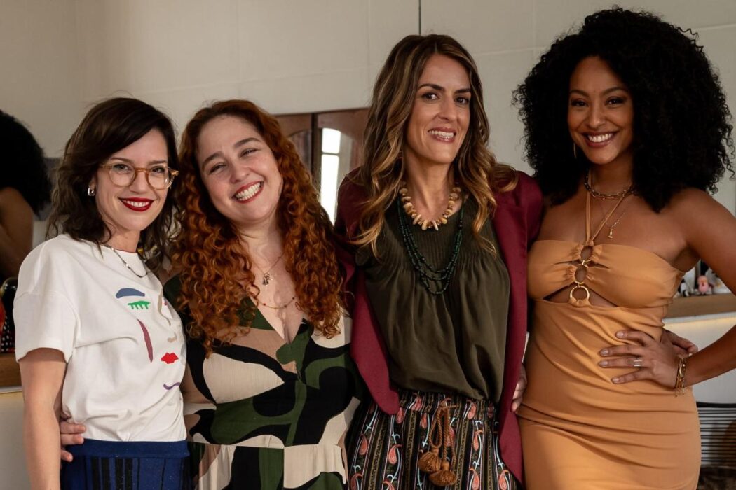 Ana Lia (Natalia Lage), Claudinha (Debora Lamm), Joana (Luciana Paes) e Laura (Sheron Menezzes) reunidas em ‘Juntas e Separadas’