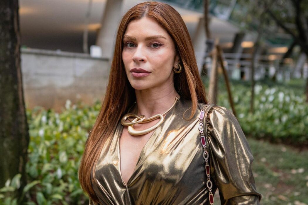 Arminda (Grazi Massafera) em Três Graças