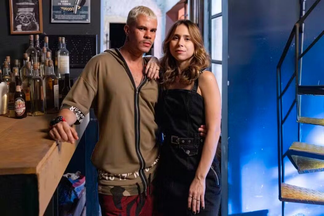 Lucélia (Daphne Bozaski) e Vandilson (Vinícius Teixeira)