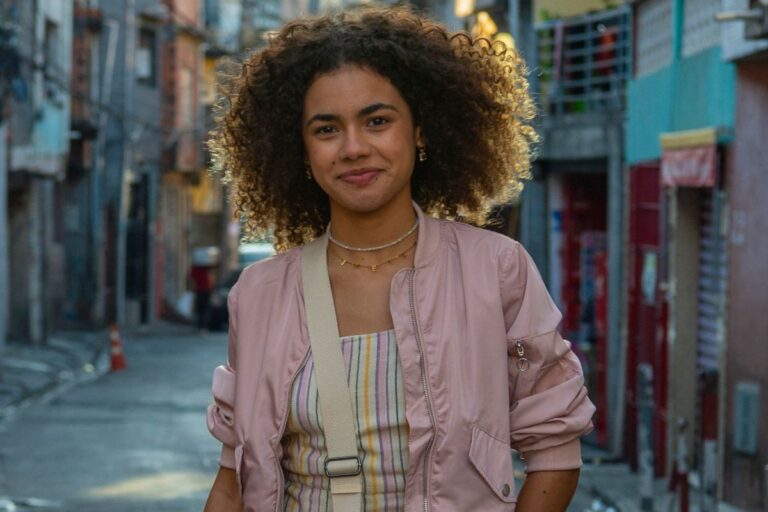 joélly (alana cabral) em três graças