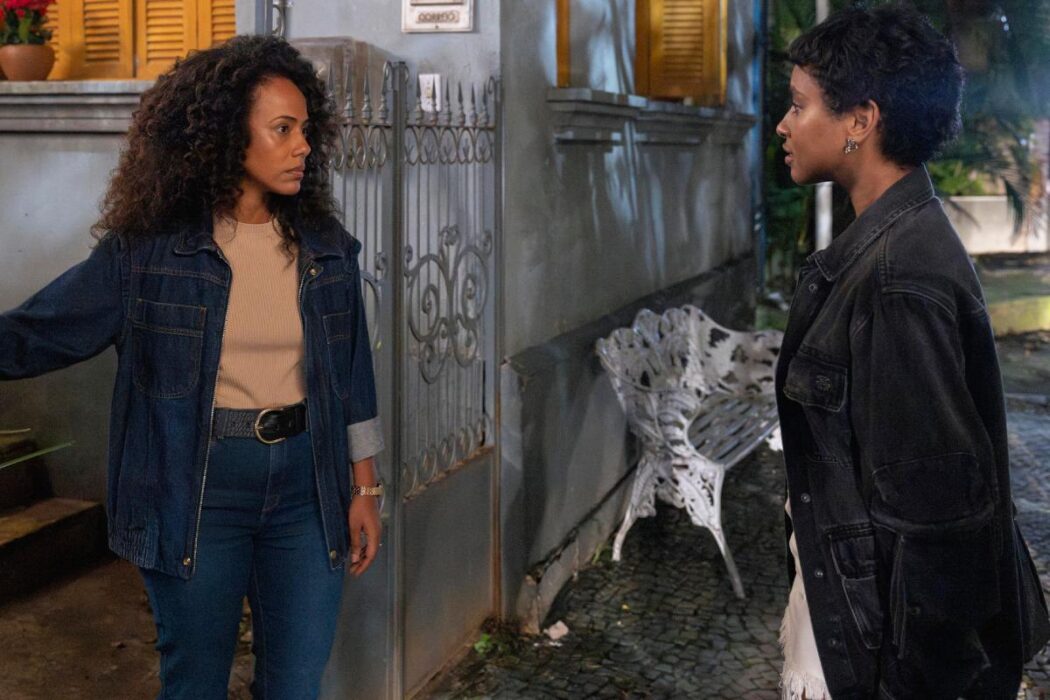 Eduarda (Gabz) reencontra a mãe, Valéria (Naruna Costa), após ficar rica em 'Coração Acelerado'